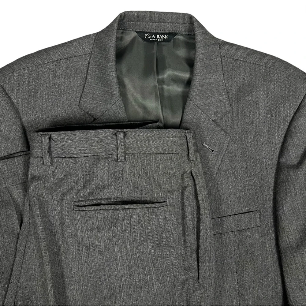 Jos. A. Bank 2-Piece Suit Men's 44S Grey 2-Button Wool Pleated Pants 34x28
